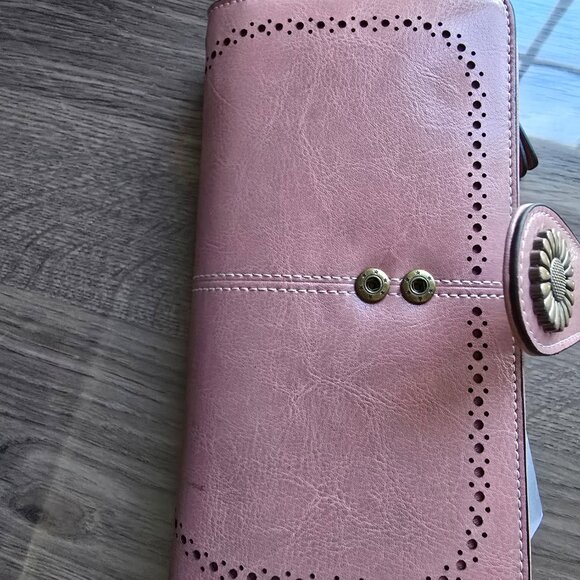 Ladies Pink Credit Card Wallet NEW with Wrist Strap - Picture 2 of 7